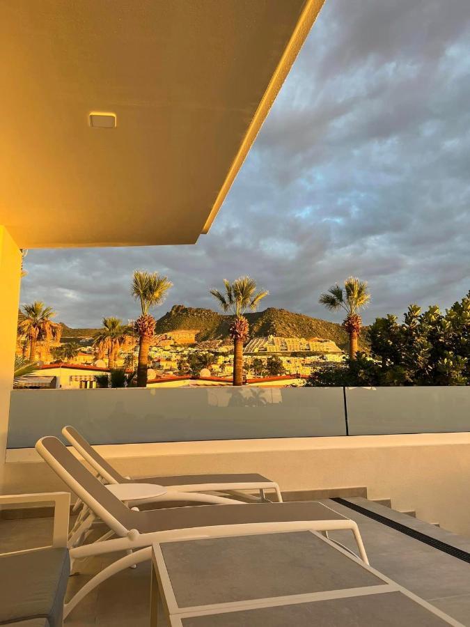 New In Terazzas De Costa Adeje. Big Terrace With A Garden, Heated Pool And Private Parking *